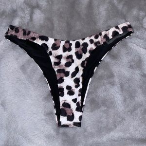 Shein Bathing Suit Bottoms - Size Medium (Leopard Print)